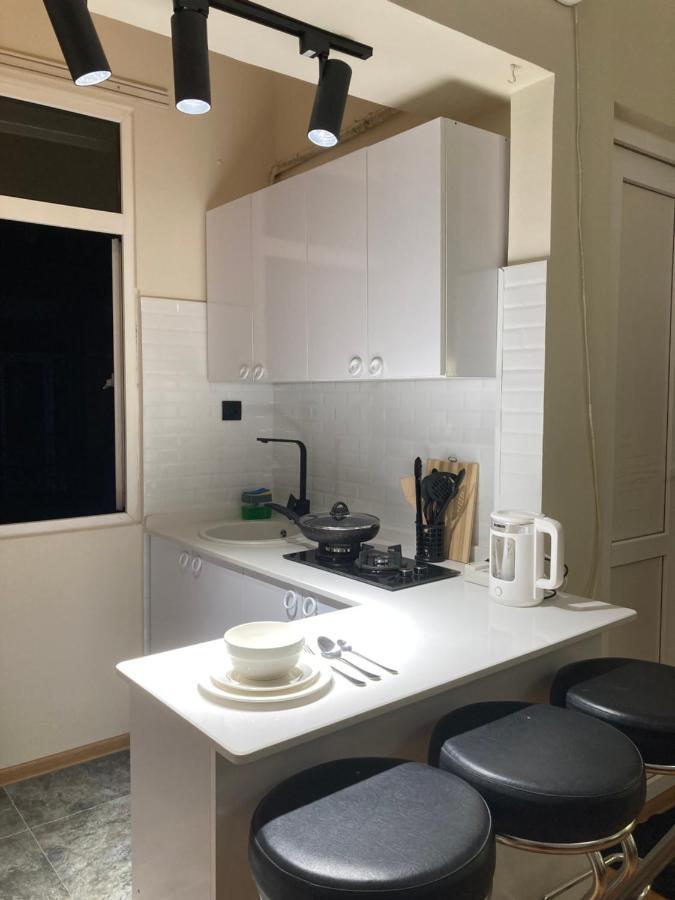Apartment Kostava 10 Μπατούμι Εξωτερικό φωτογραφία