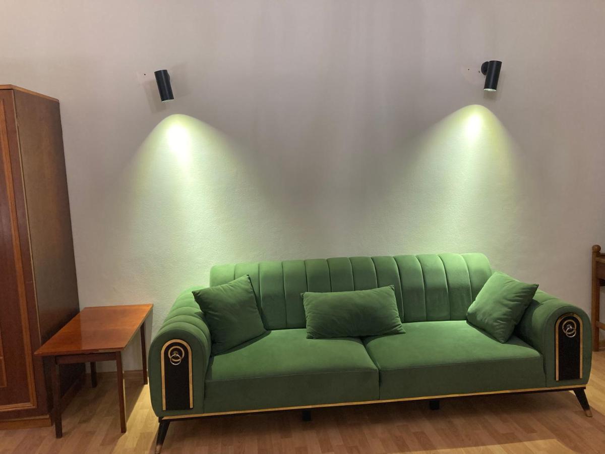Apartment Kostava 10 Μπατούμι Εξωτερικό φωτογραφία